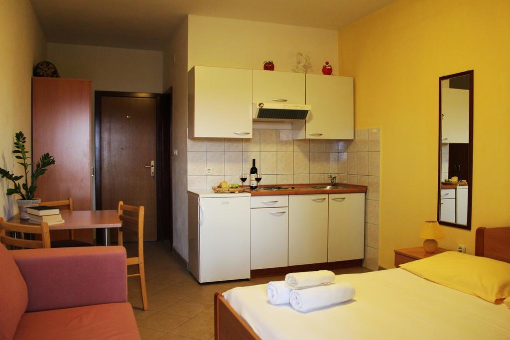 Apartments Ida Sucuraj Sućuraj Exterior foto